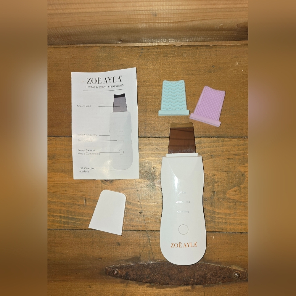 Zoë Ayla Ultrasonic and Exfoliating Wand